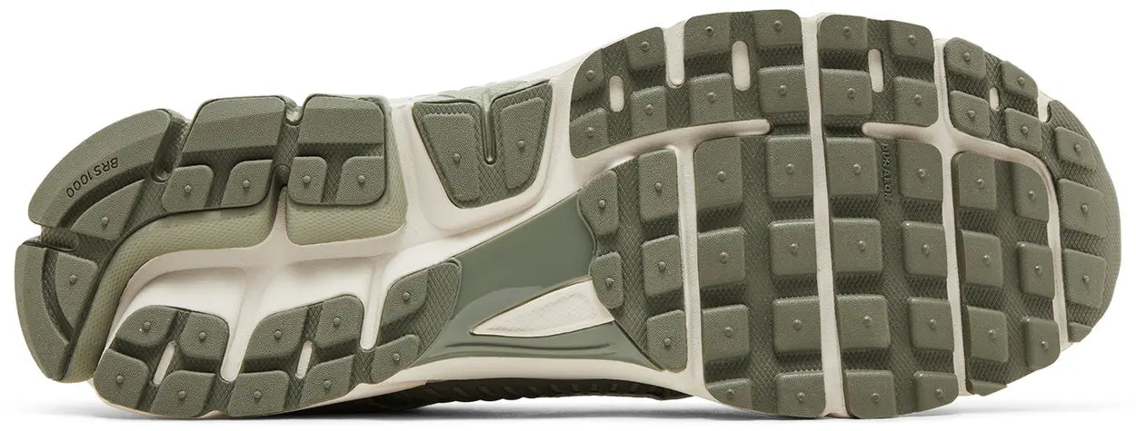 AIR ZOOM VOMERO 5 DARK STUCCO