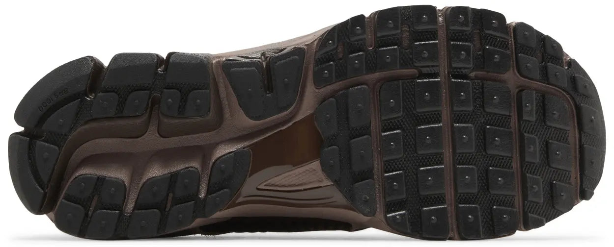 AIR ZOOM VOMERO 5 PLUM ECLIPSE