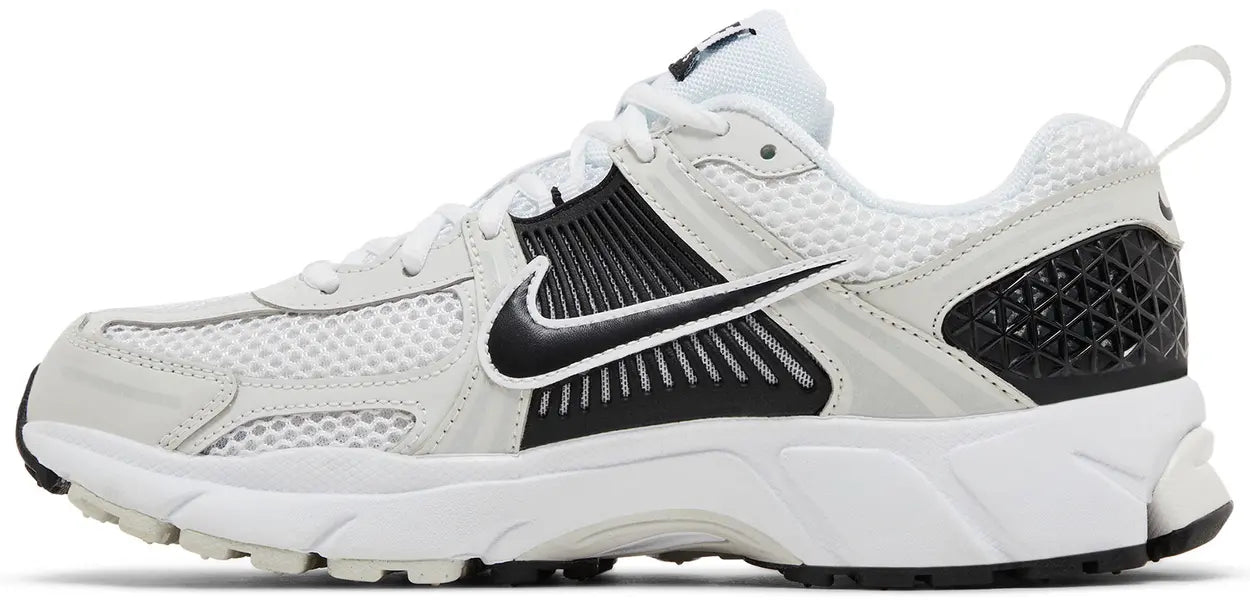 AIR ZOOM VOMERO 5 WHITE BLACK