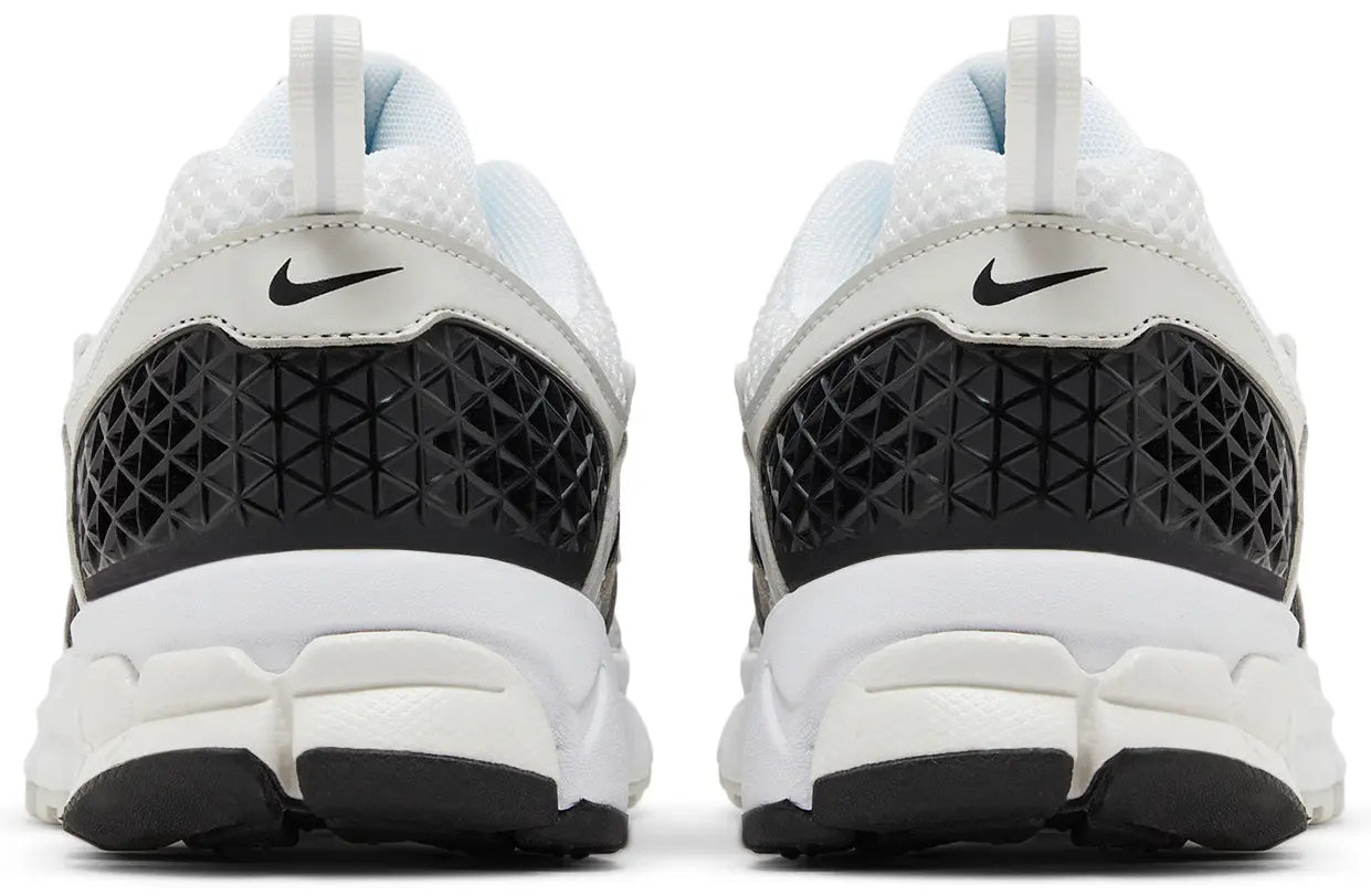 AIR ZOOM VOMERO 5 WHITE BLACK