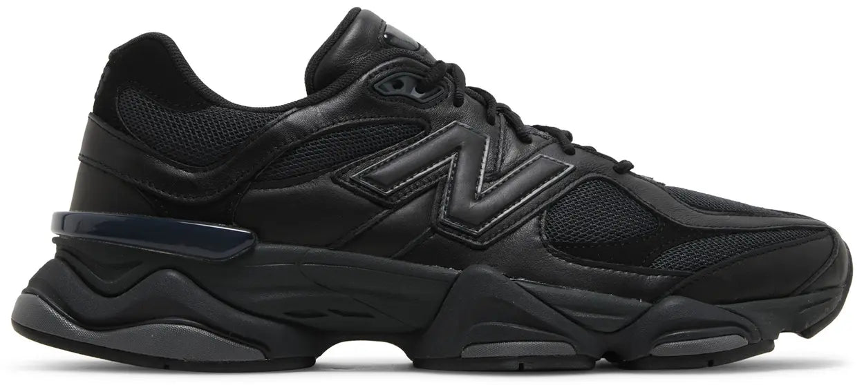 9060 TRIPLE BLACK LEATHER