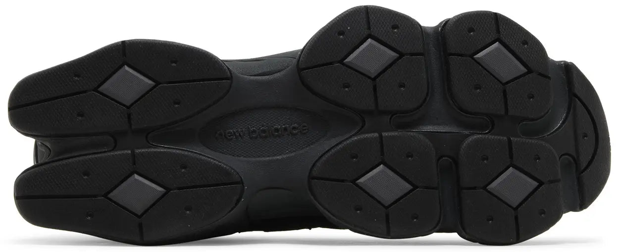 9060 TRIPLE BLACK LEATHER