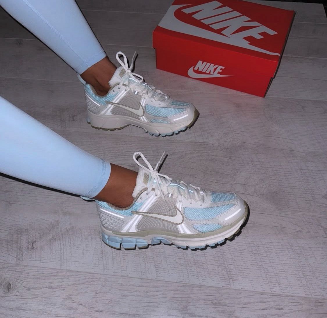 AIR ZOOM VOMERO 5 SAIL GLACIER BLUE