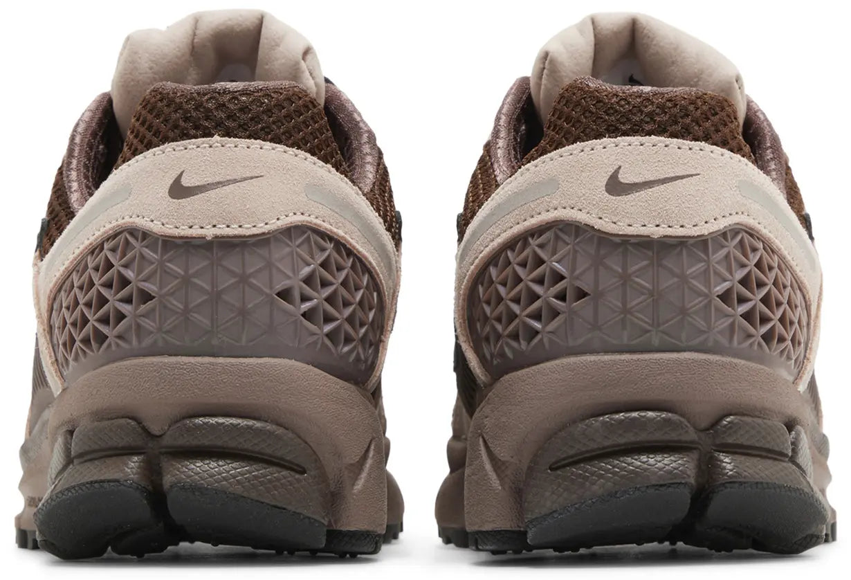 AIR ZOOM VOMERO 5 PLUM ECLIPSE