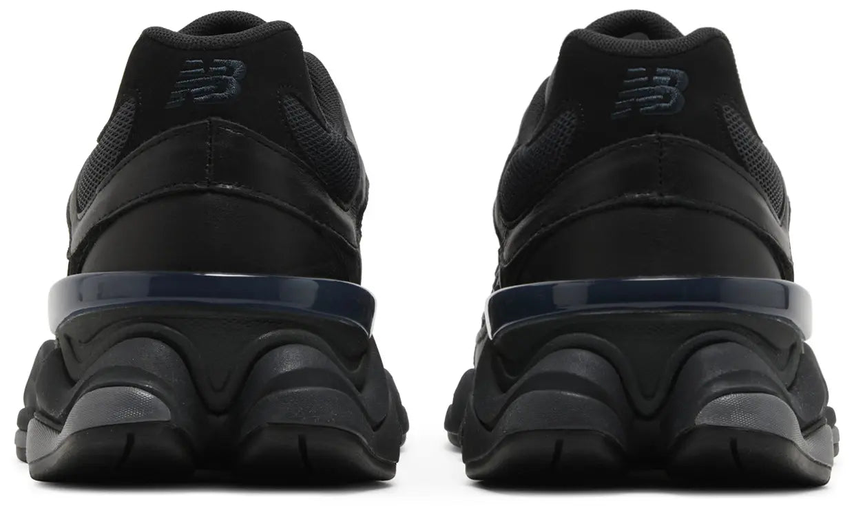 9060 TRIPLE BLACK LEATHER