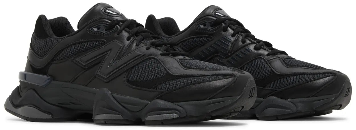 9060 TRIPLE BLACK LEATHER