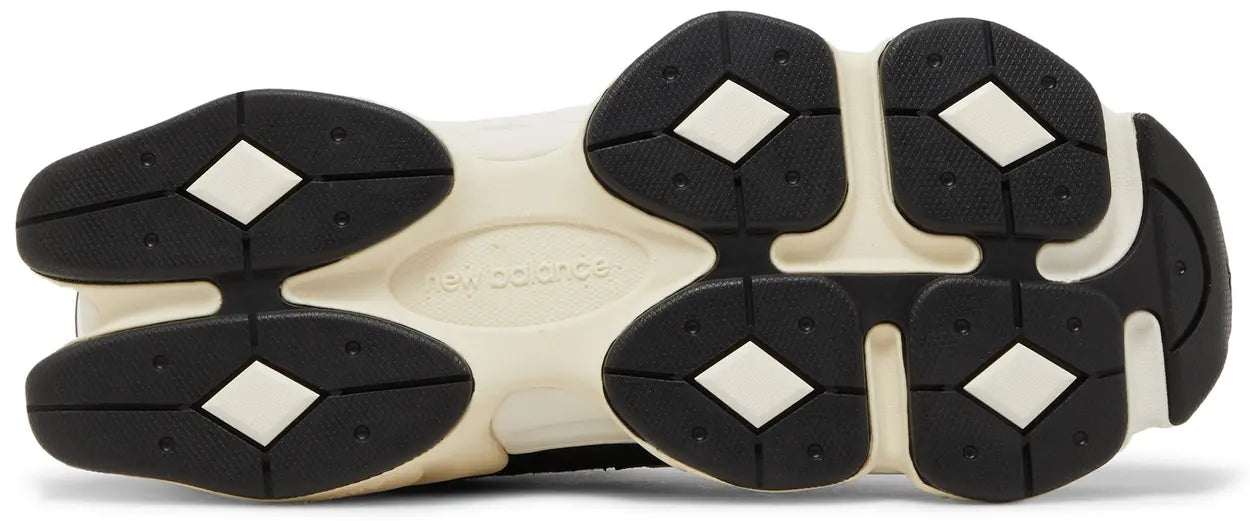 9060 BLACK & WHITE