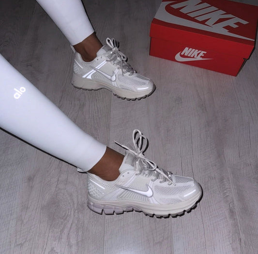 ZOOM VOMERO 5 METALLIC SILVER-VAST GREY